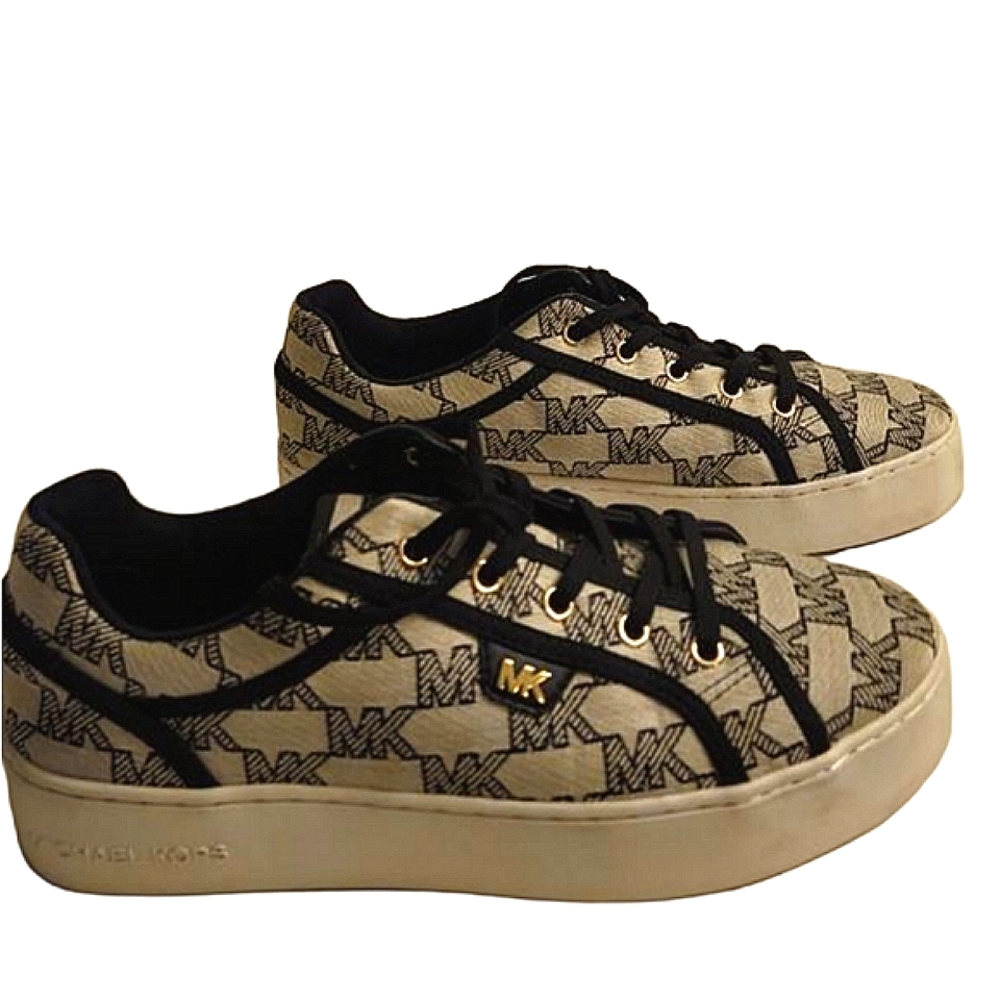 Stylish and Comfortable: Michael Kors Low Top Sneakers in Size 8